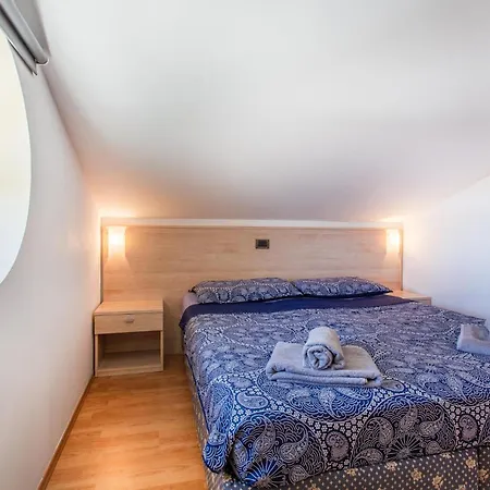 3 Bedroom Awesome In *