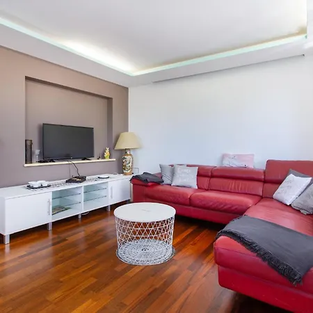 3 Bedroom Awesome In *