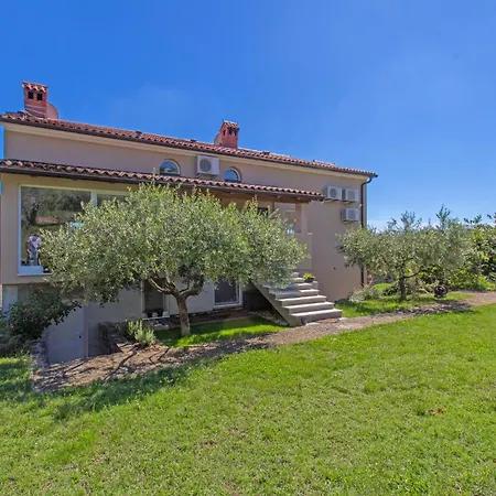 3 Bedroom Awesome In Apartment