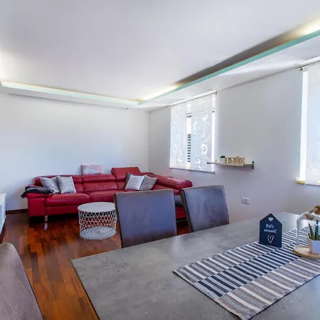 3 Bedroom Awesome In *