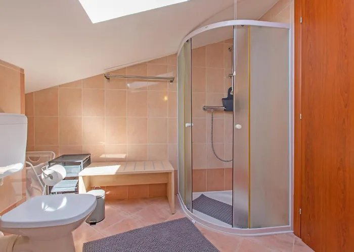 Apartament 3 Bedroom Awesome In Sečovlje