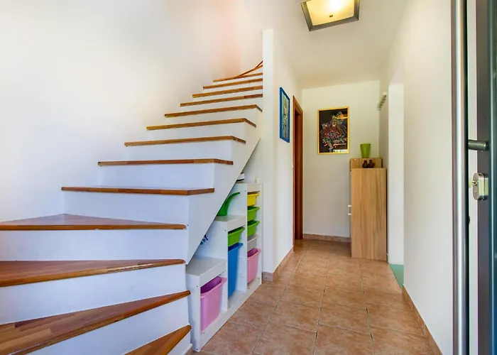 Apartament 3 Bedroom Awesome In