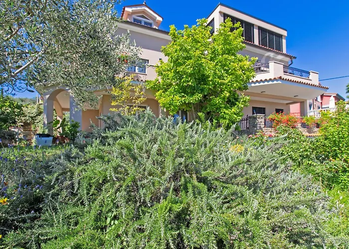 Apartament 3 Bedroom Awesome In