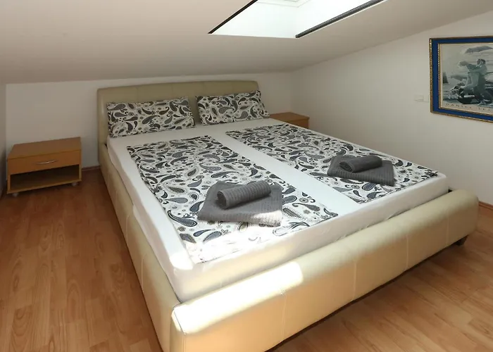 Apartament 3 Bedroom Awesome In *