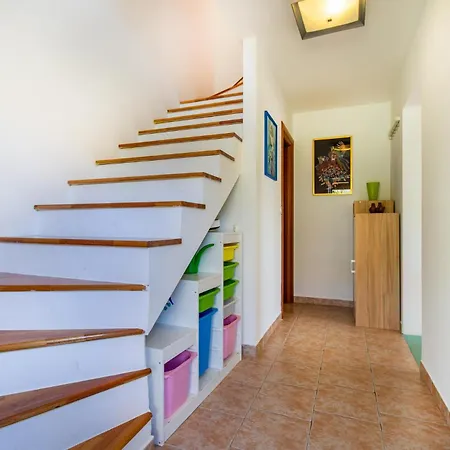Apartmán Amazing In With House Sea View