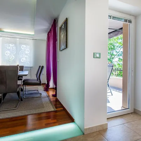 Amazing In With House Sea View *