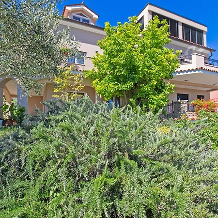 Apartma 3 Bedroom Awesome In