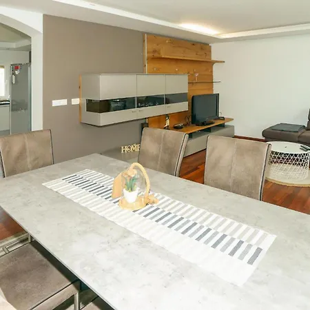 Apartament Amazing In With House Sea View