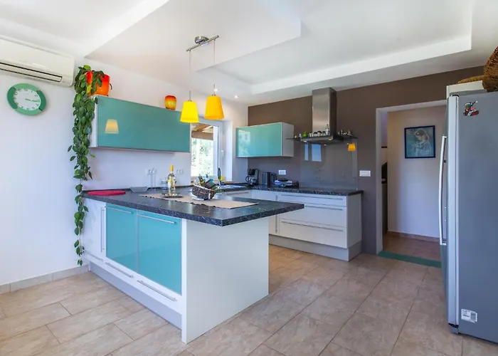 3 Bedroom Awesome In Sečovlje