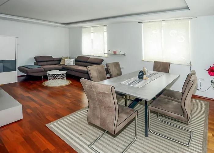 3 Bedroom Awesome In Апартаменты